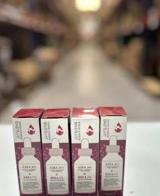 Textura ligera del sérum renovador Lenvorae con ácidos de frutas