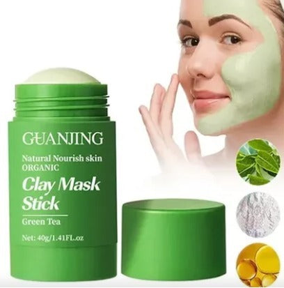Aplicación directa de la mascarilla de té verde Lenvorae sobre el rostro