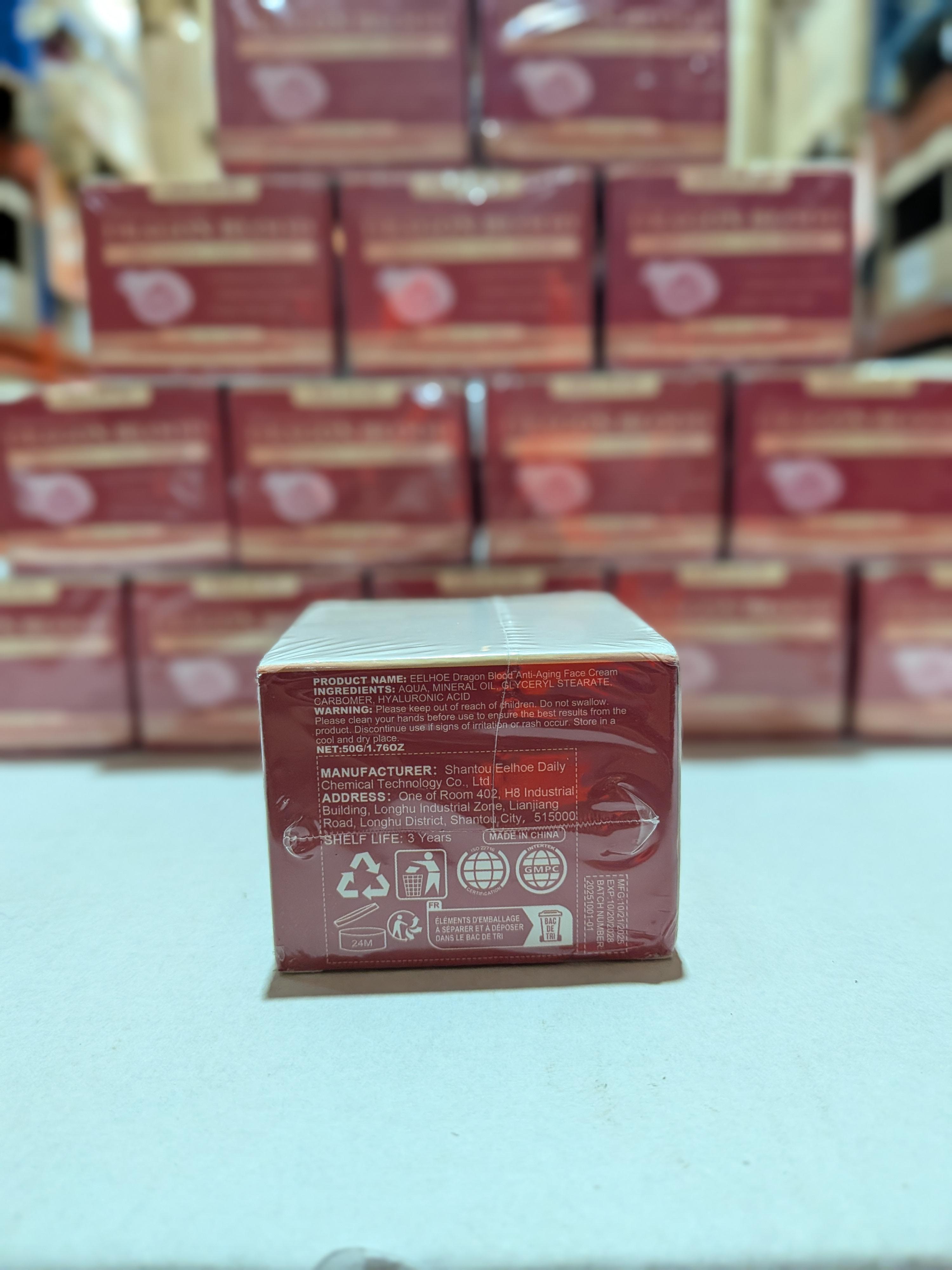 Envase de 50 g de la crema antiedad con retinol Lenvorae